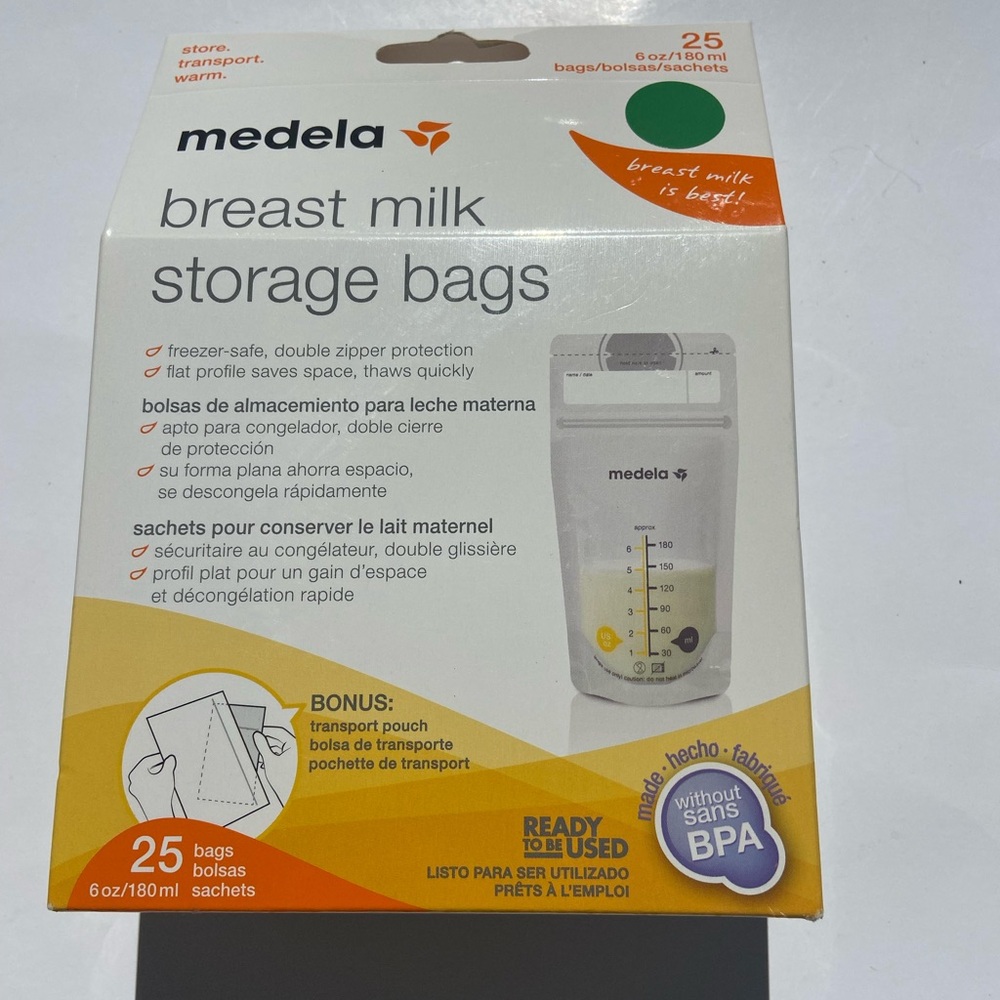 Medela Breast Milk Storage Bags with Yellow Accents